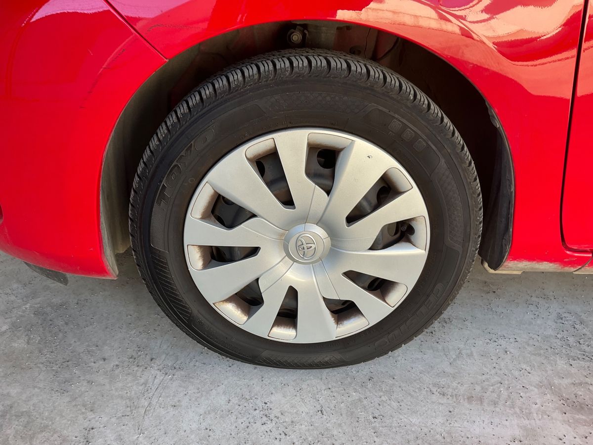 
								Toyota Yaris Hybrid 2015 full									