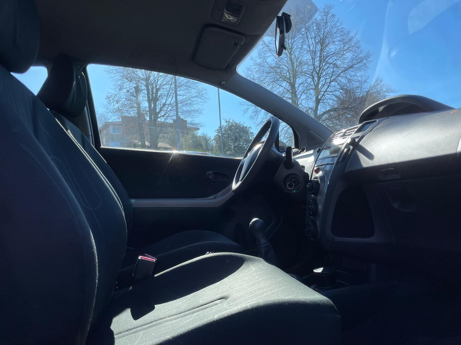 
								Toyota Yaris Now full									