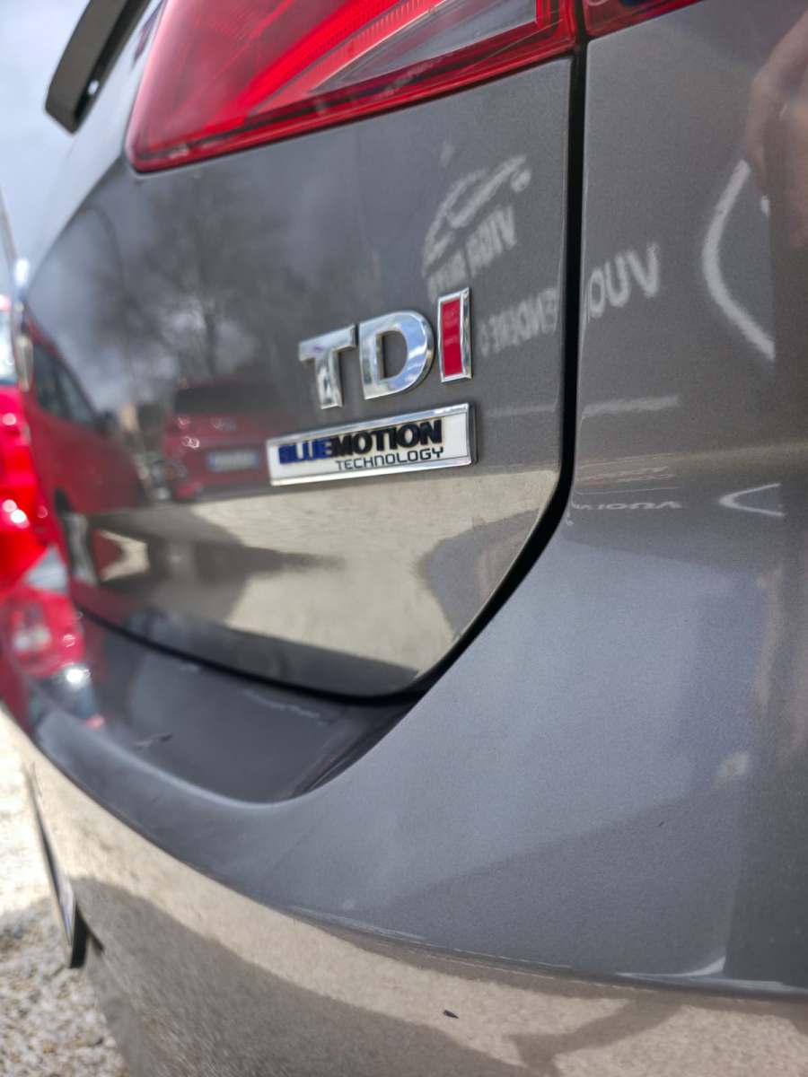 
								Volkswagen Golf 1.6 TDI full									