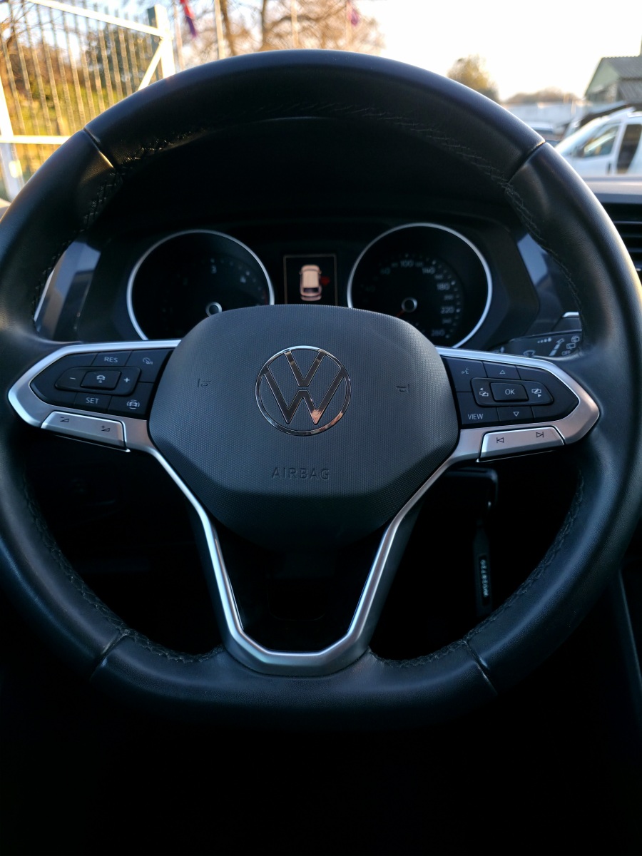 
								VOLKSWAGEN Tiguan 2а serie full									