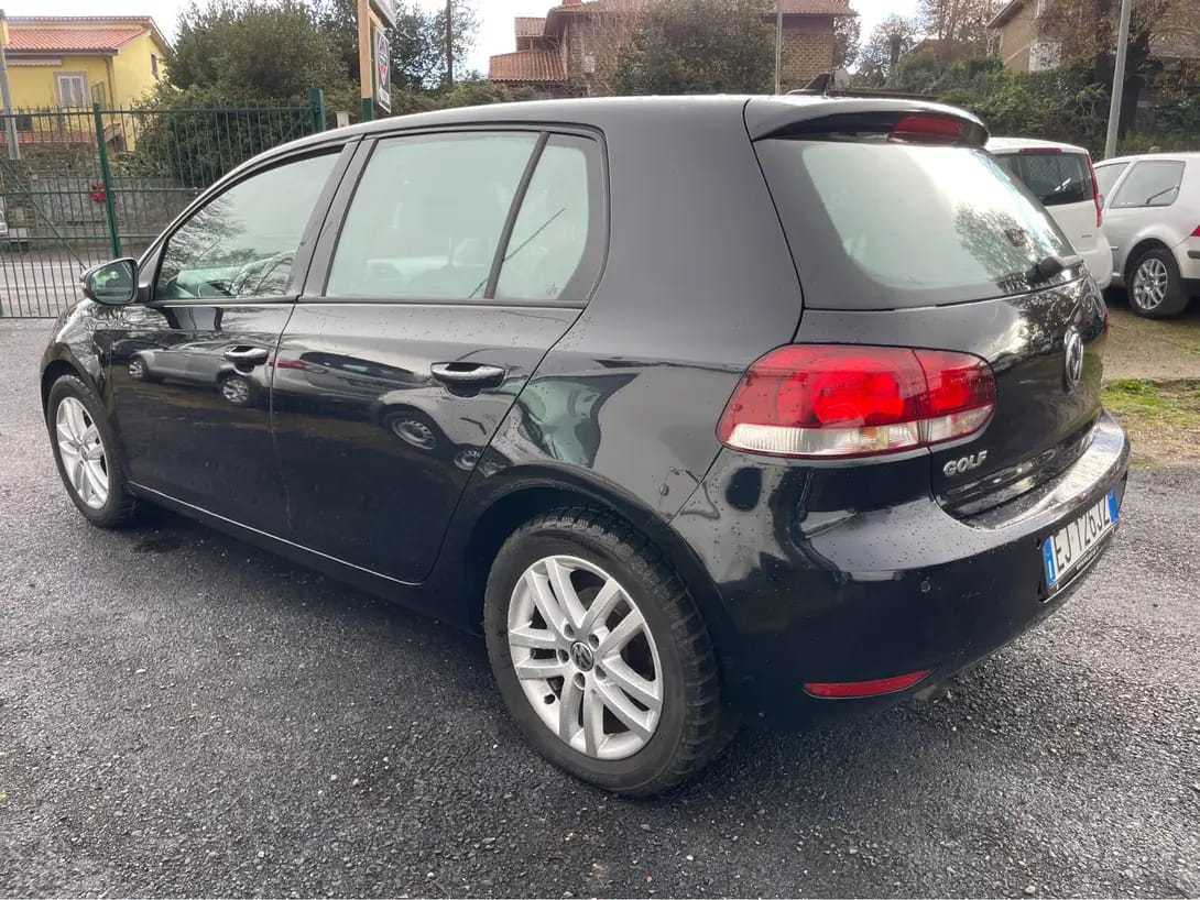 
								Volkswagen Golf 1.6 TDI full									