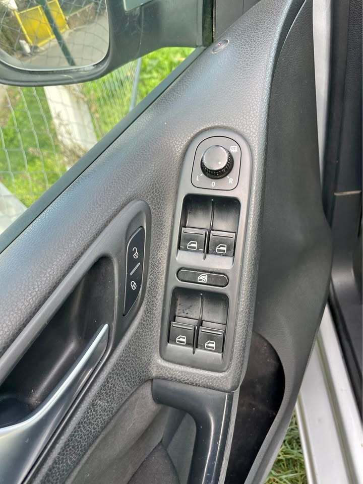 
								Volkswagen Golf 6a Serie full									