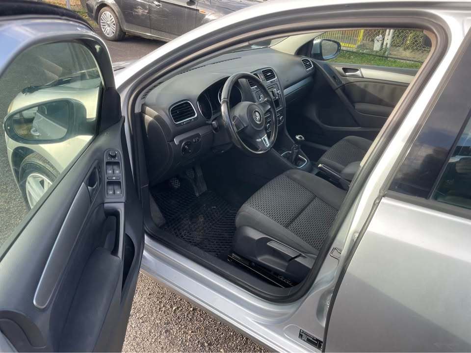 
								Volkswagen Golf 6a Serie full									