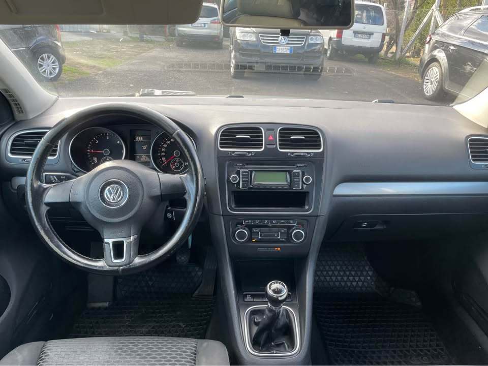 
								Volkswagen Golf 6a Serie full									