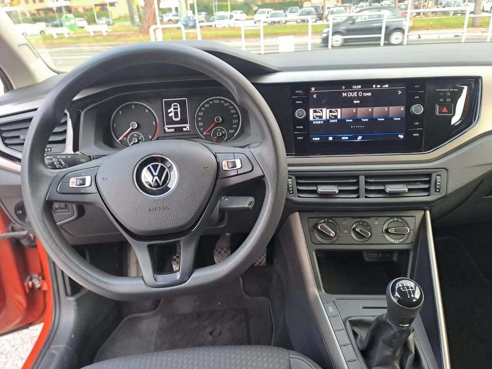 
								Volkswagen Polo 6 serie full									