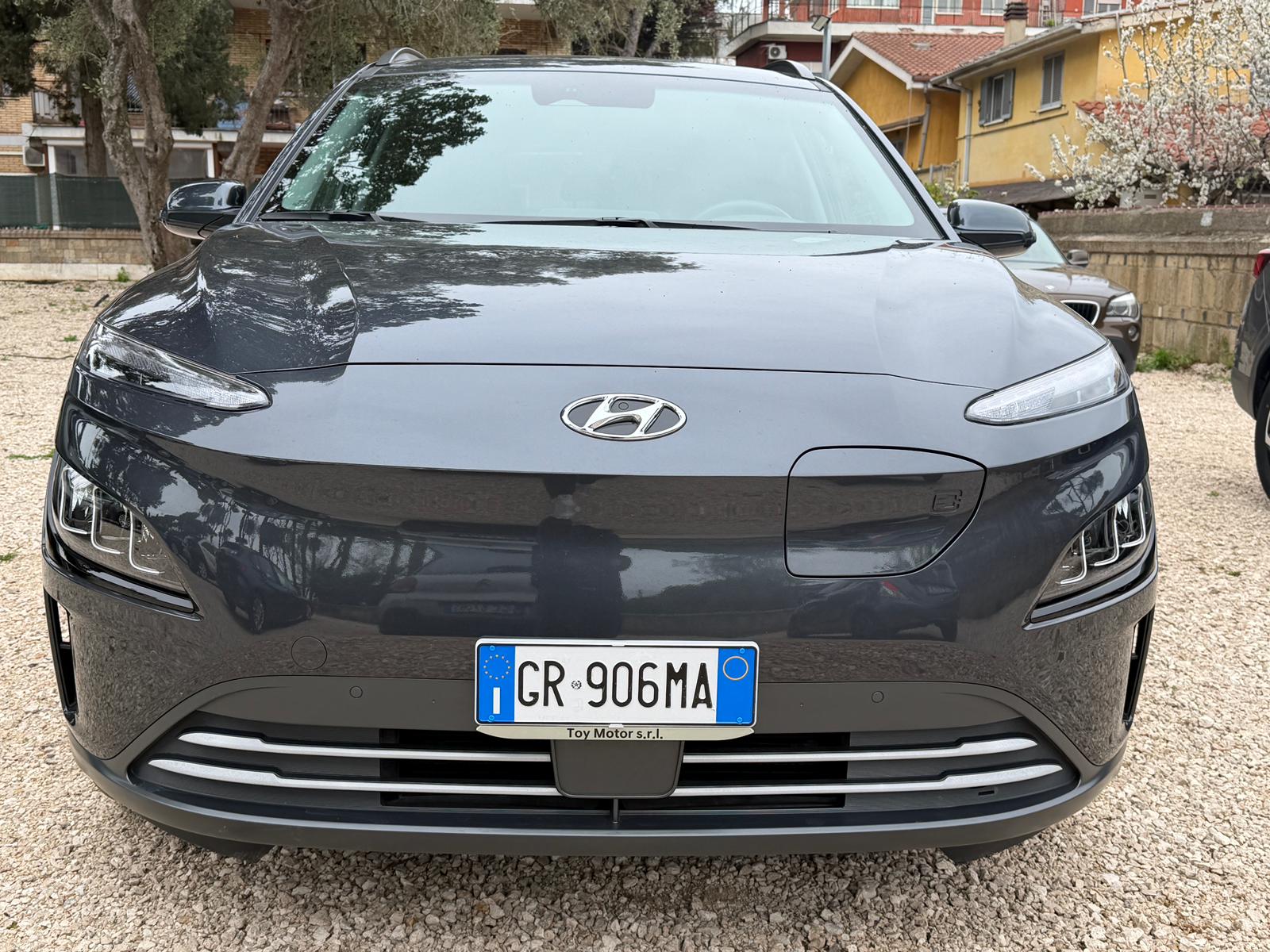 
								Hyundai Kona electric full									