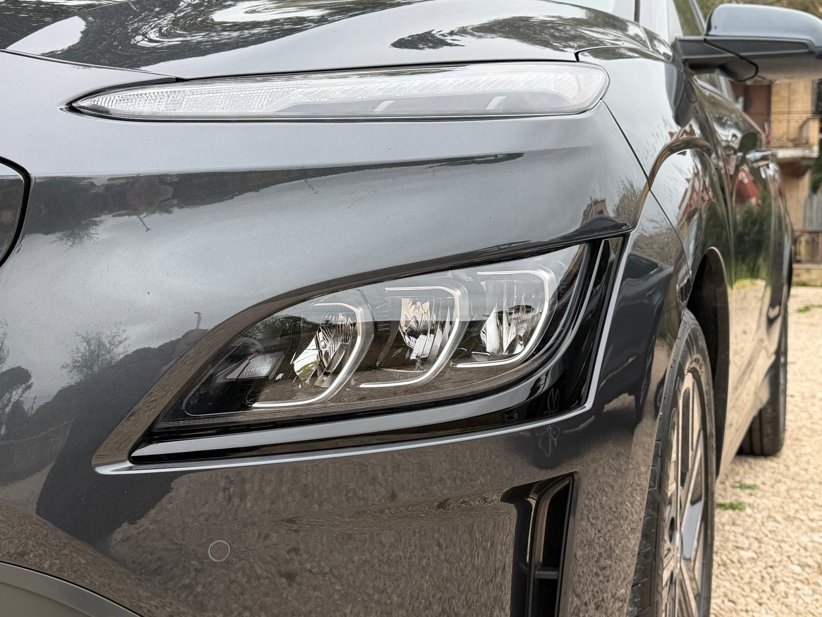 
								Hyundai Kona electric full									