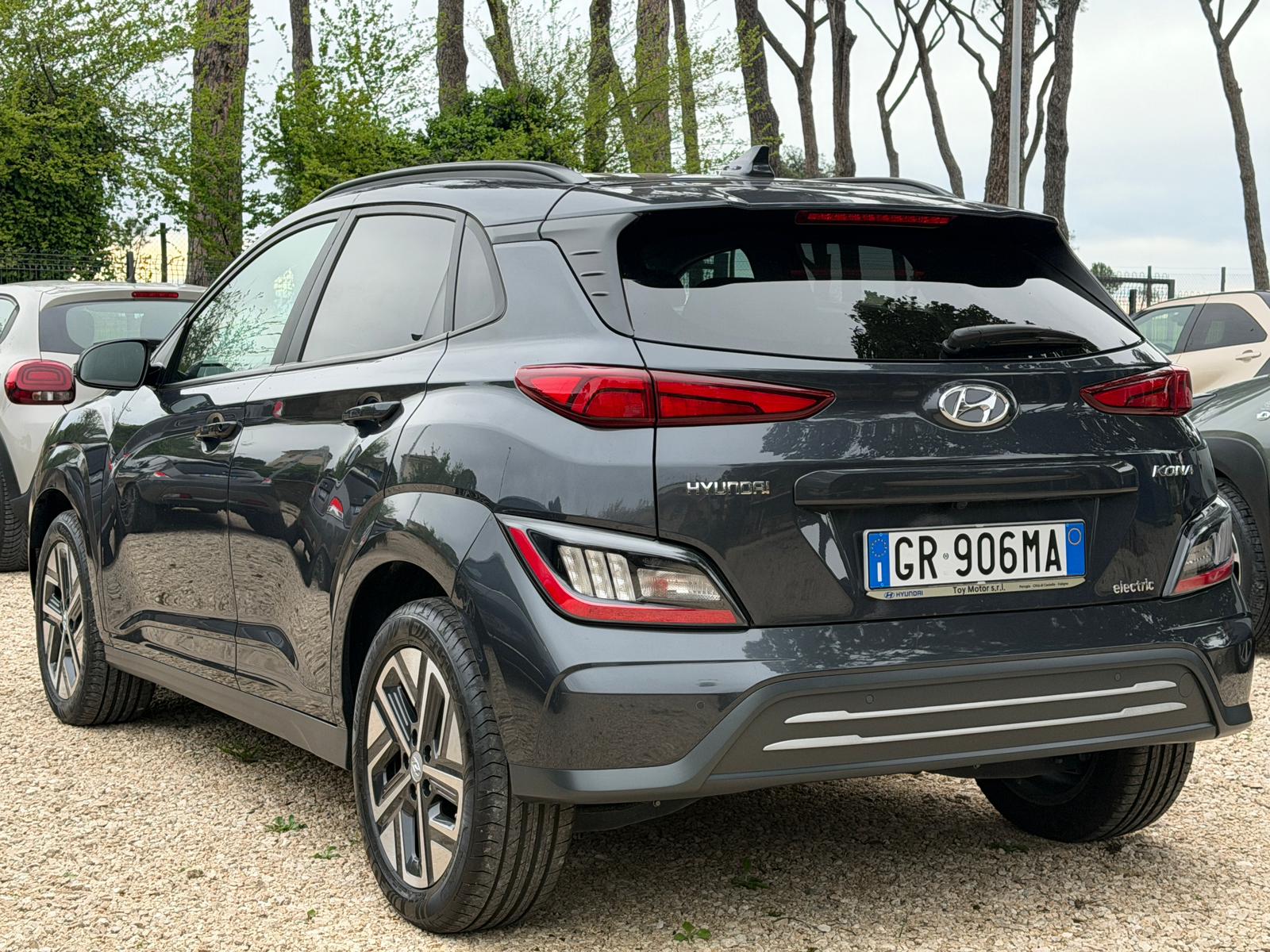 
								Hyundai Kona electric full									