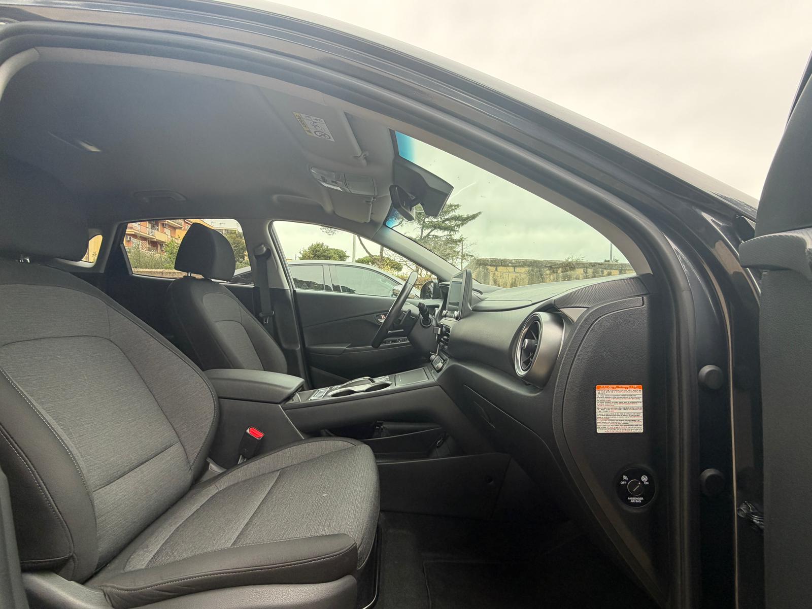 
								Hyundai Kona electric full									