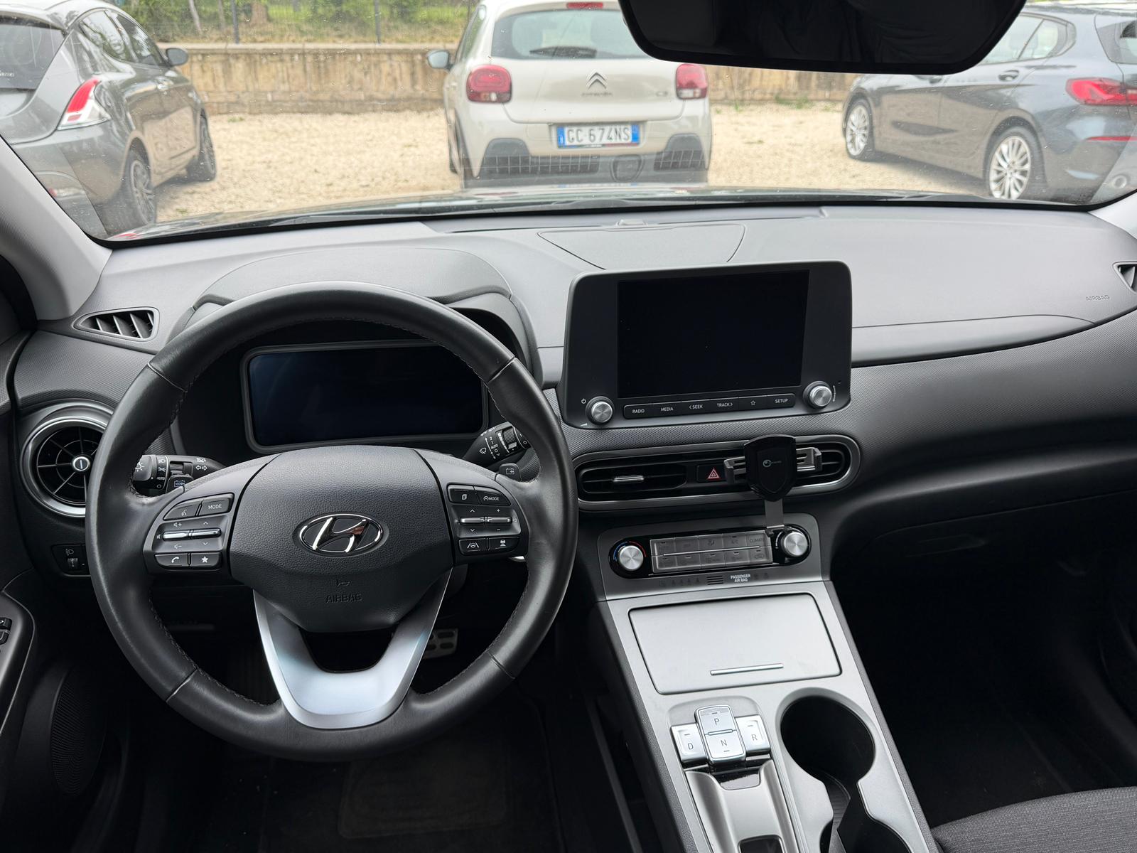 
								Hyundai Kona electric full									