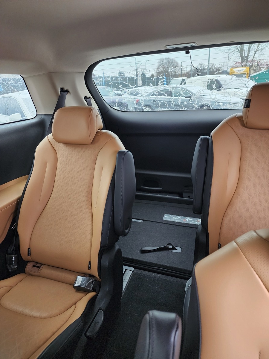 
								Kia Carnival 2021 full									