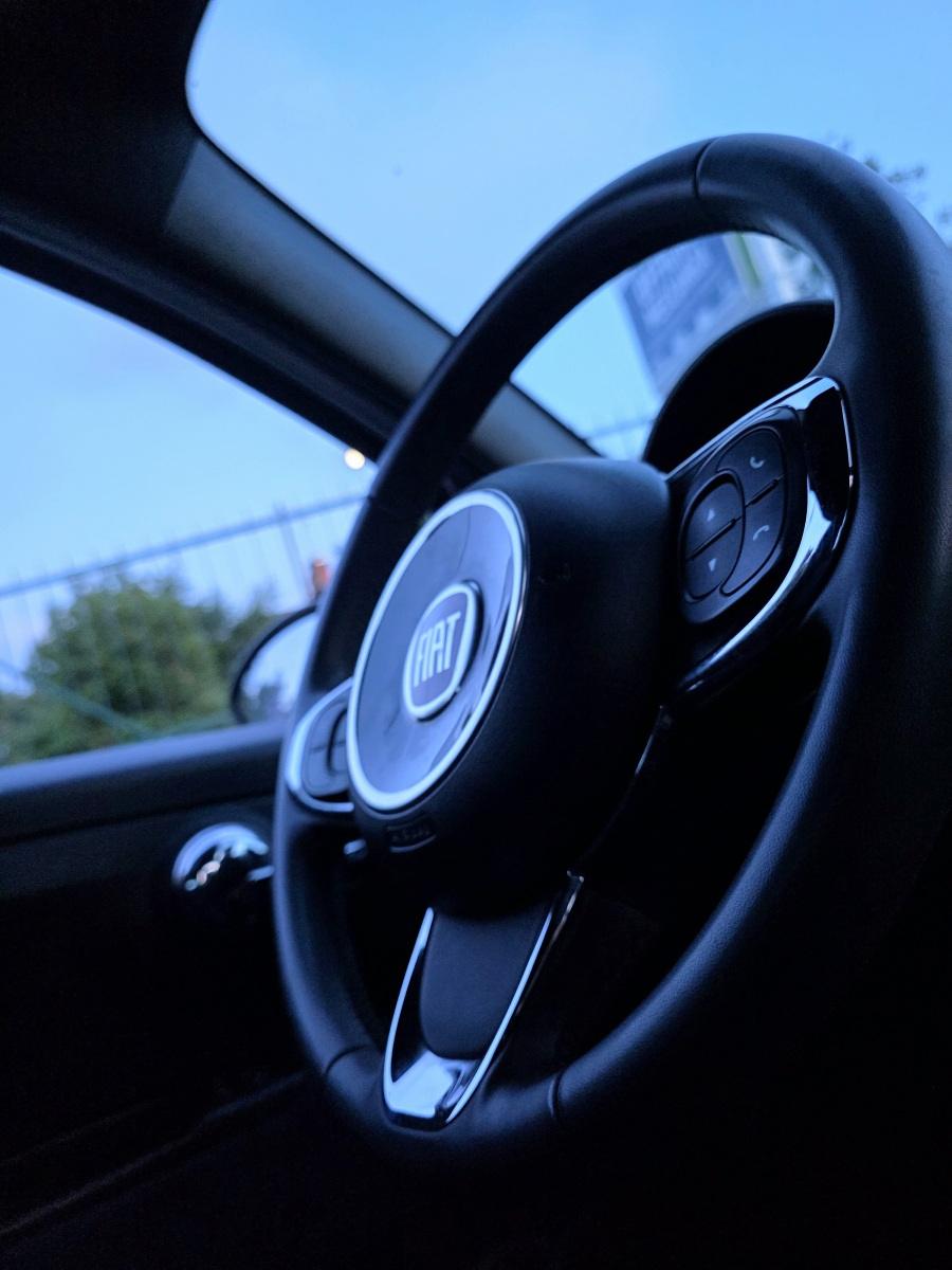 
								FIAT 500 Hybrid full									