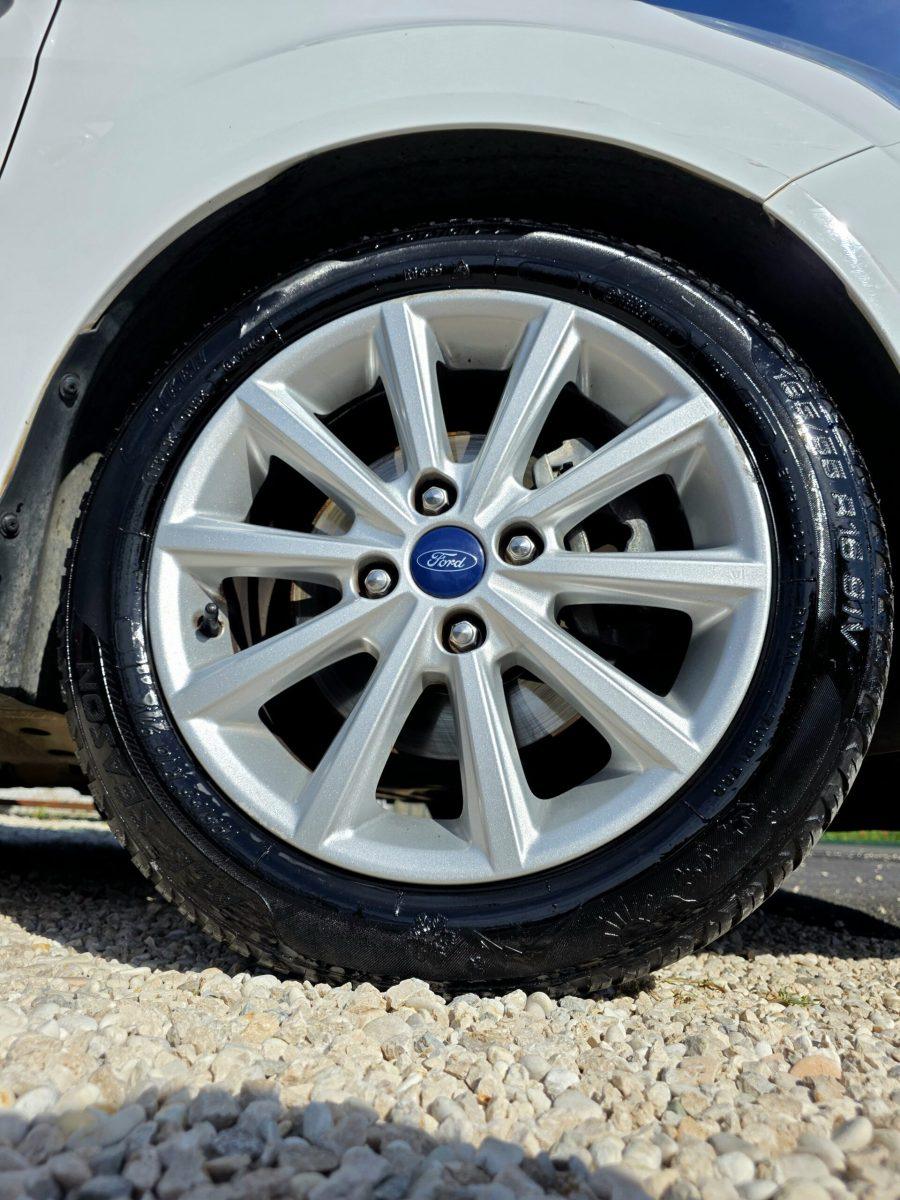 
								FORD B-Max 1.4 GPL full									