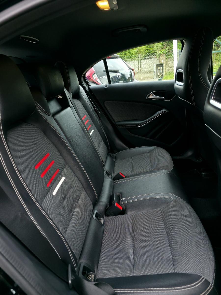 
								MERCEDES Classe A 180d Automatic Premium full									