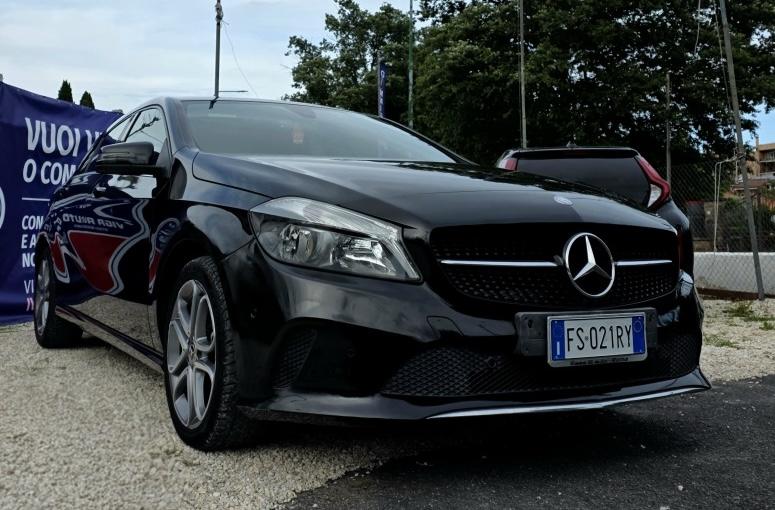 
								MERCEDES Classe A 180d Automatic Premium full									