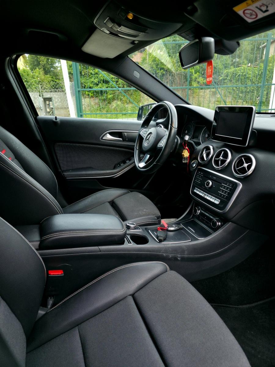 
								MERCEDES Classe A 180d Automatic Premium full									