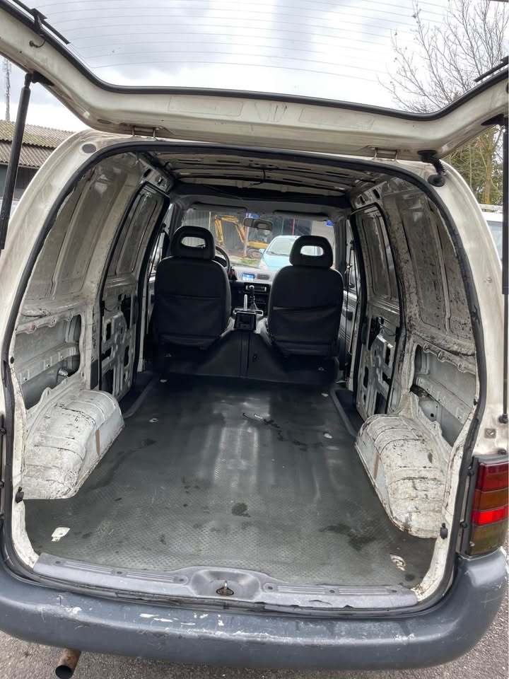 
								Nissan Vanette 2.3D full									