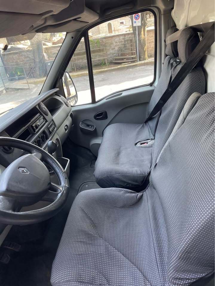 
								Renault Master 2.5 Diesel full									