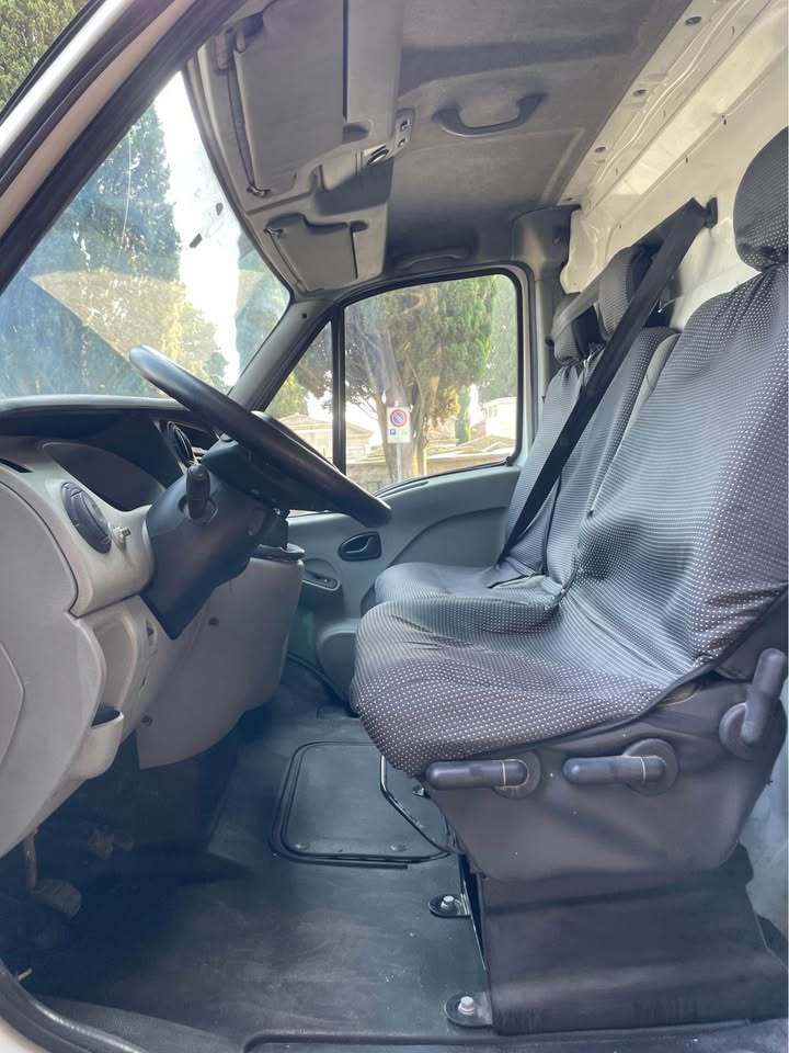 
								Renault Master 2.5 Diesel full									