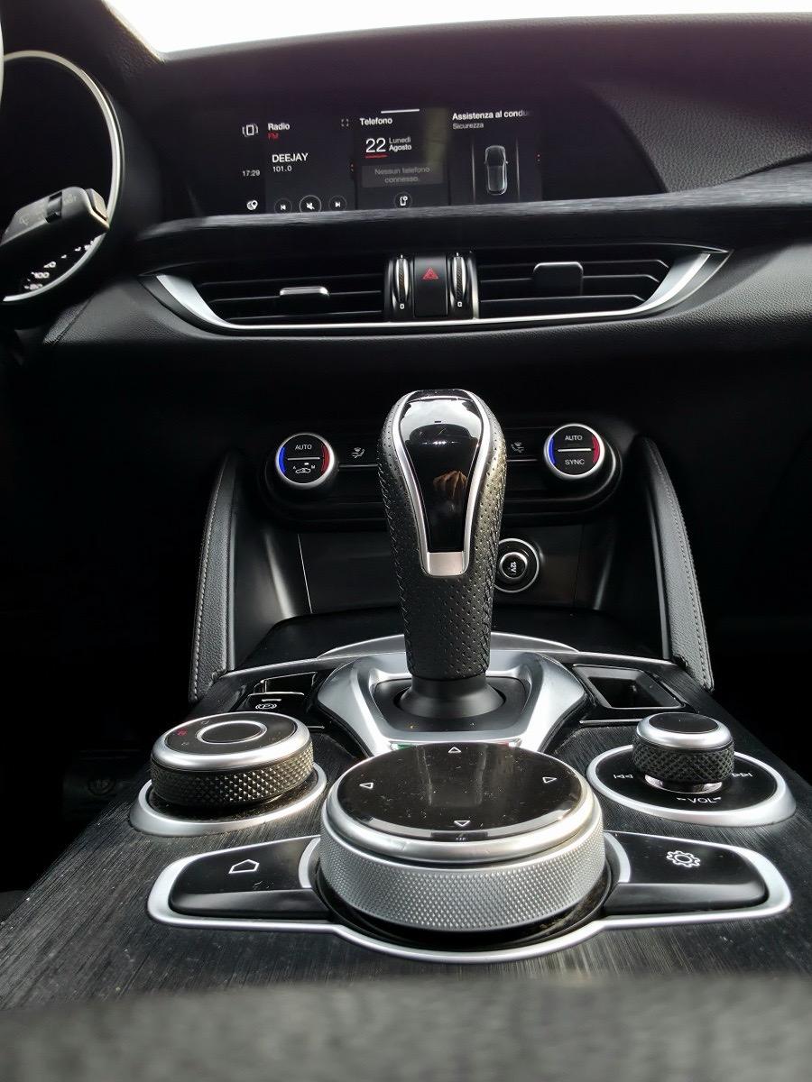
								ALFA ROMEO STELVIO 2.2 TD full									
