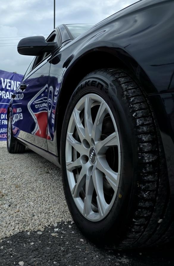 
								AUDI A4 2.0 TDI Ambiente full									