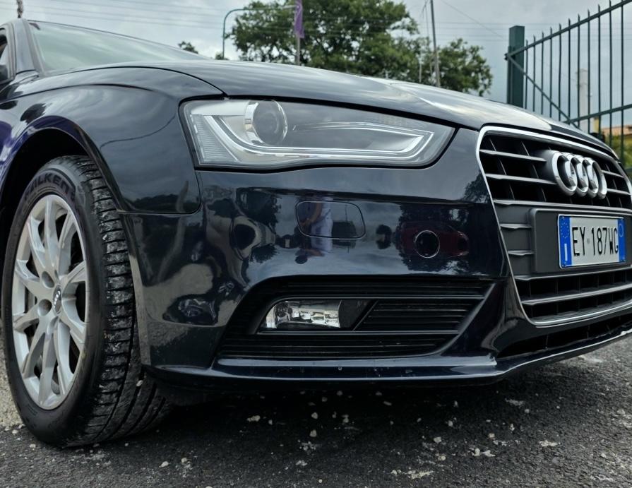 
								AUDI A4 2.0 TDI Ambiente full									