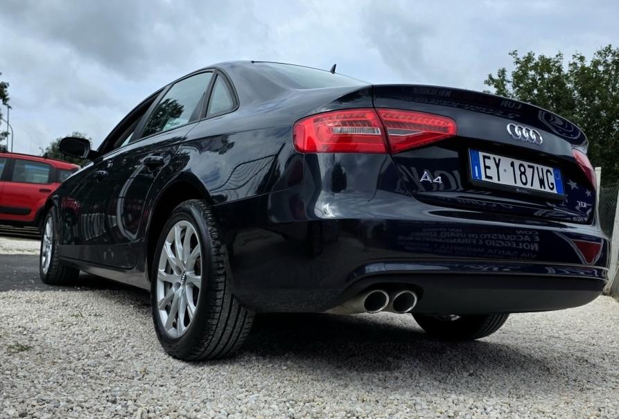 
								AUDI A4 2.0 TDI Ambiente full									