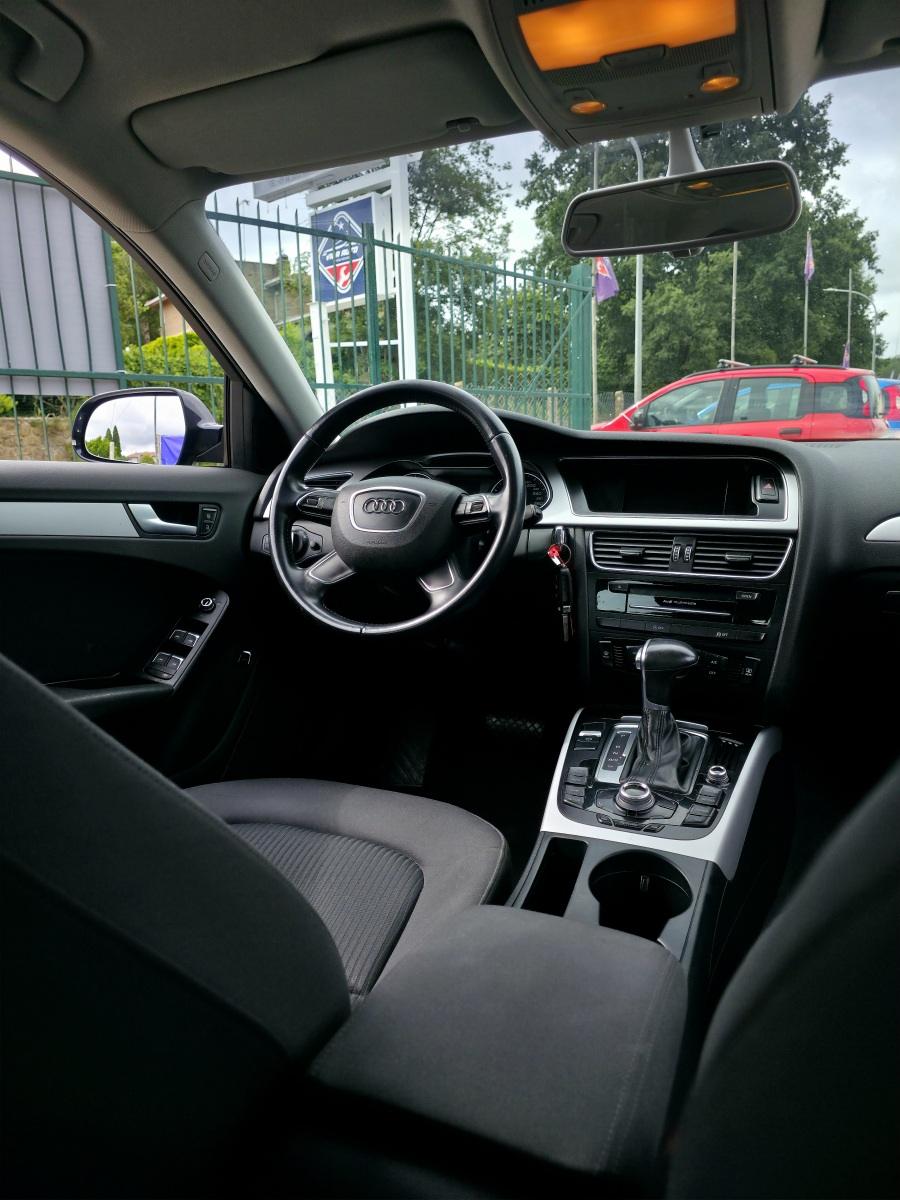 
								AUDI A4 2.0 TDI Ambiente full									