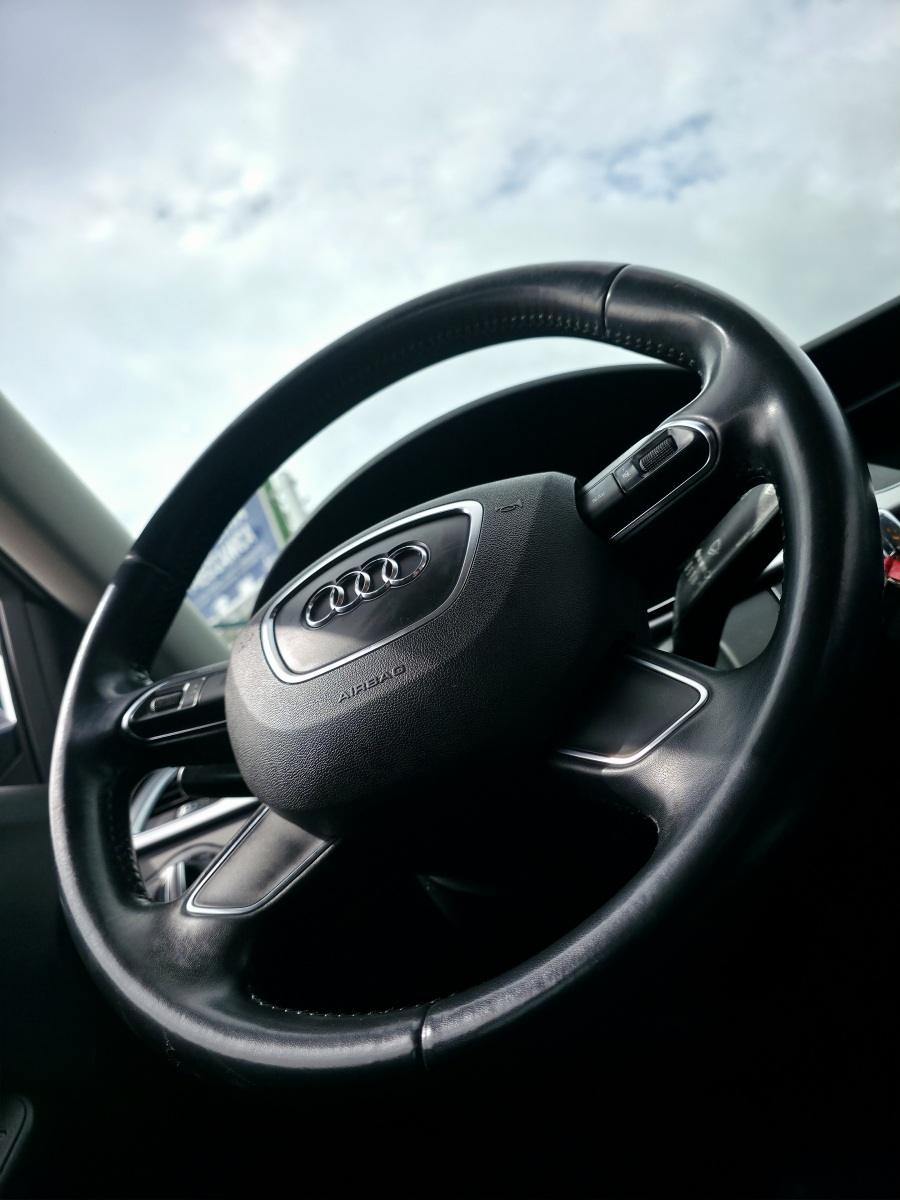 
								AUDI A4 2.0 TDI Ambiente full									