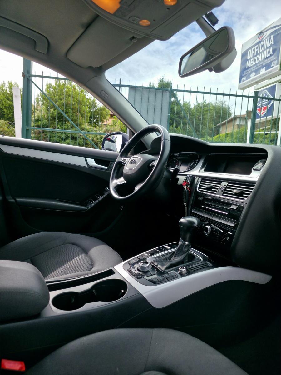 
								AUDI A4 2.0 TDI Ambiente full									