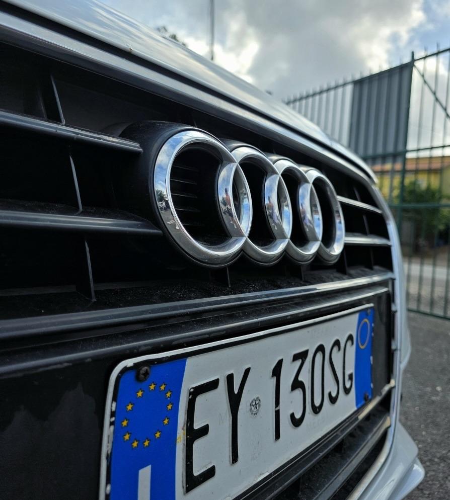 
								AUDI A4 S LINE full									