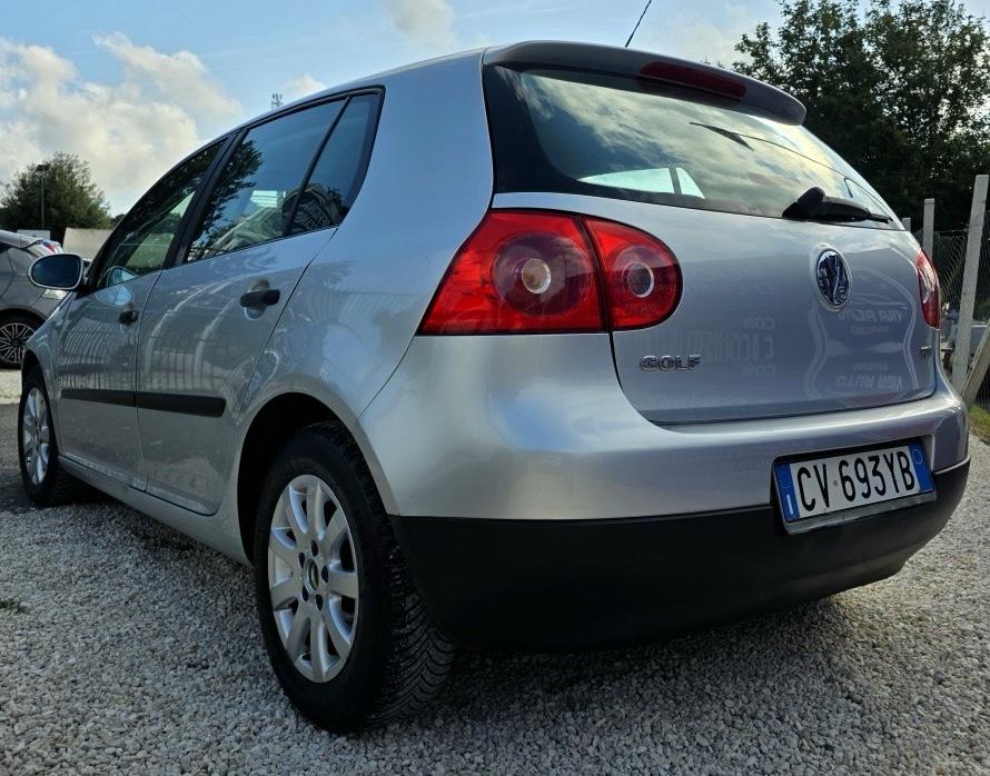 
								VOLKSWAGEN GOLF 5 1.9 TDI full									