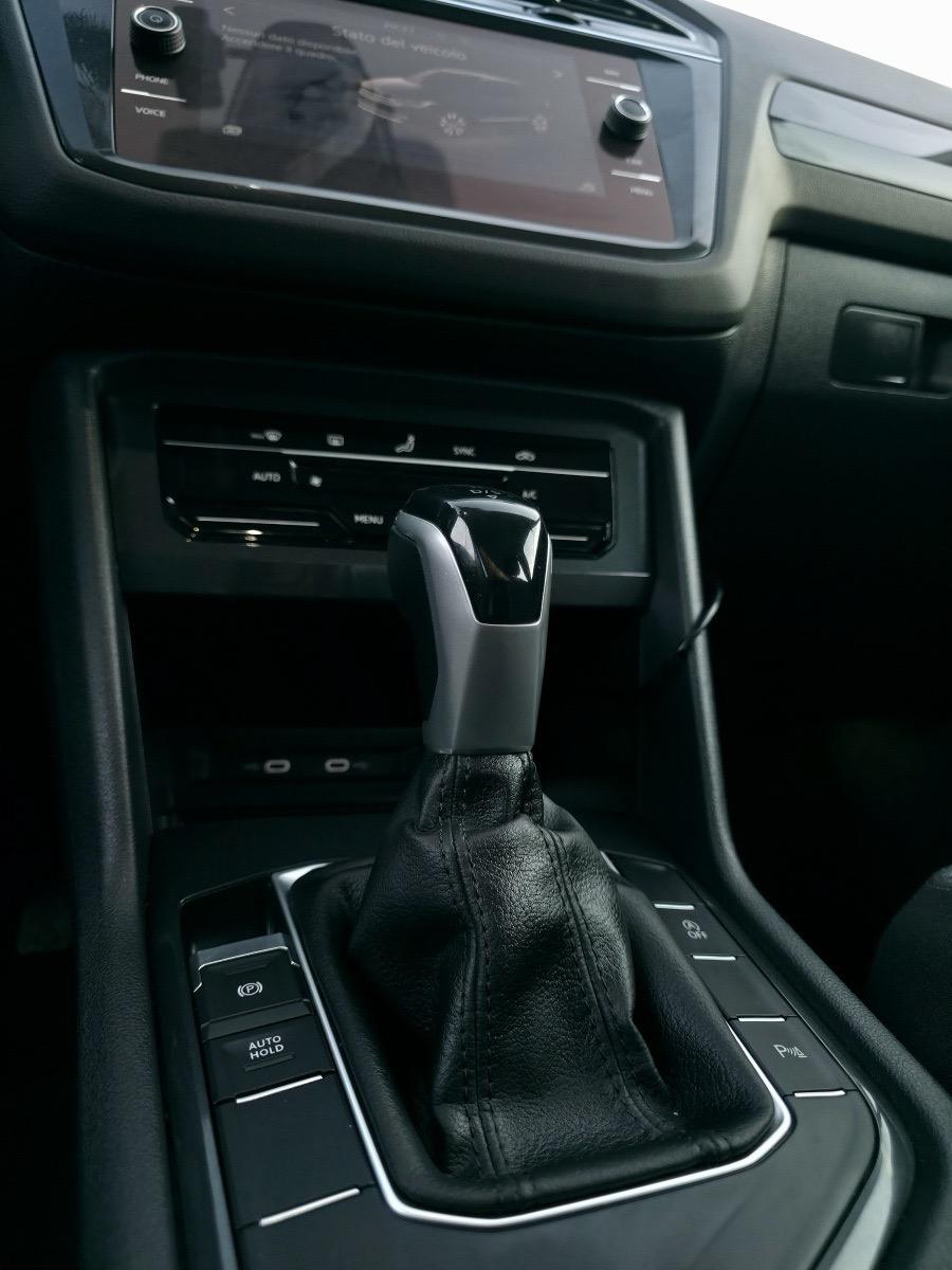 
								VOLKSWAGEN TIGUAN R-LINE full									