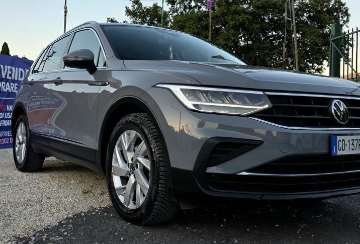 
								VOLKSWAGEN TIGUAN R-LINE full									