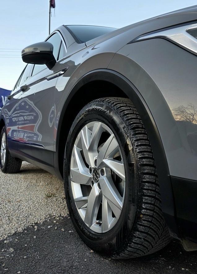 
								VOLKSWAGEN TIGUAN R-LINE full									