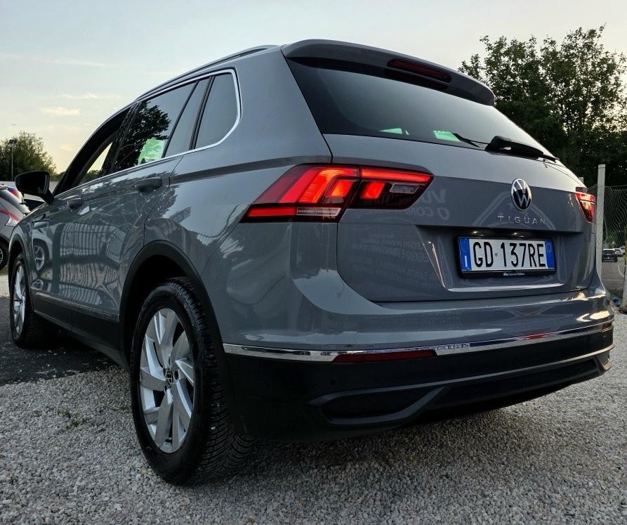
								VOLKSWAGEN TIGUAN R-LINE full									