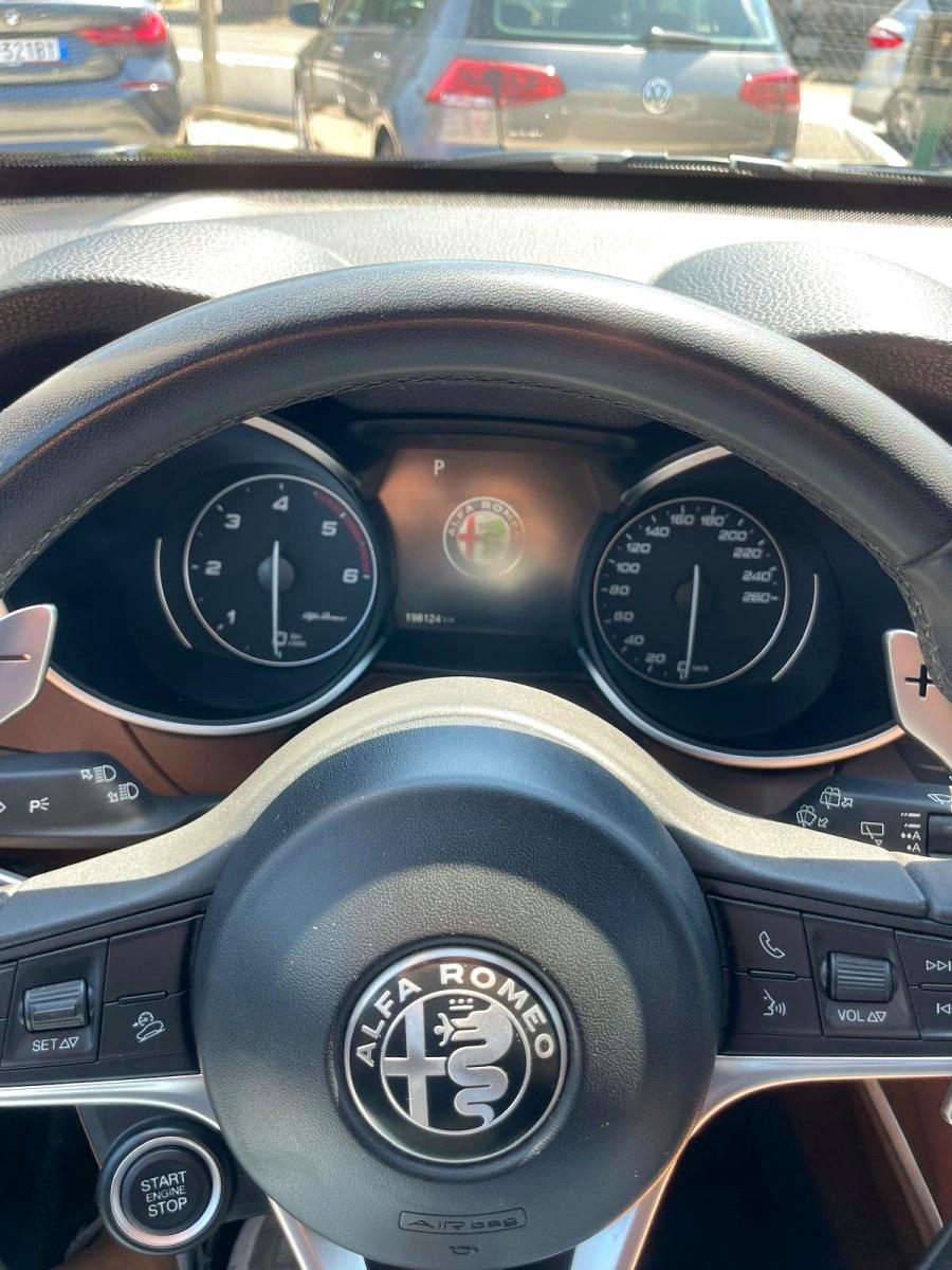
								ALFA ROMEO STELVIO 2.2 TD EXECUTIVE full									