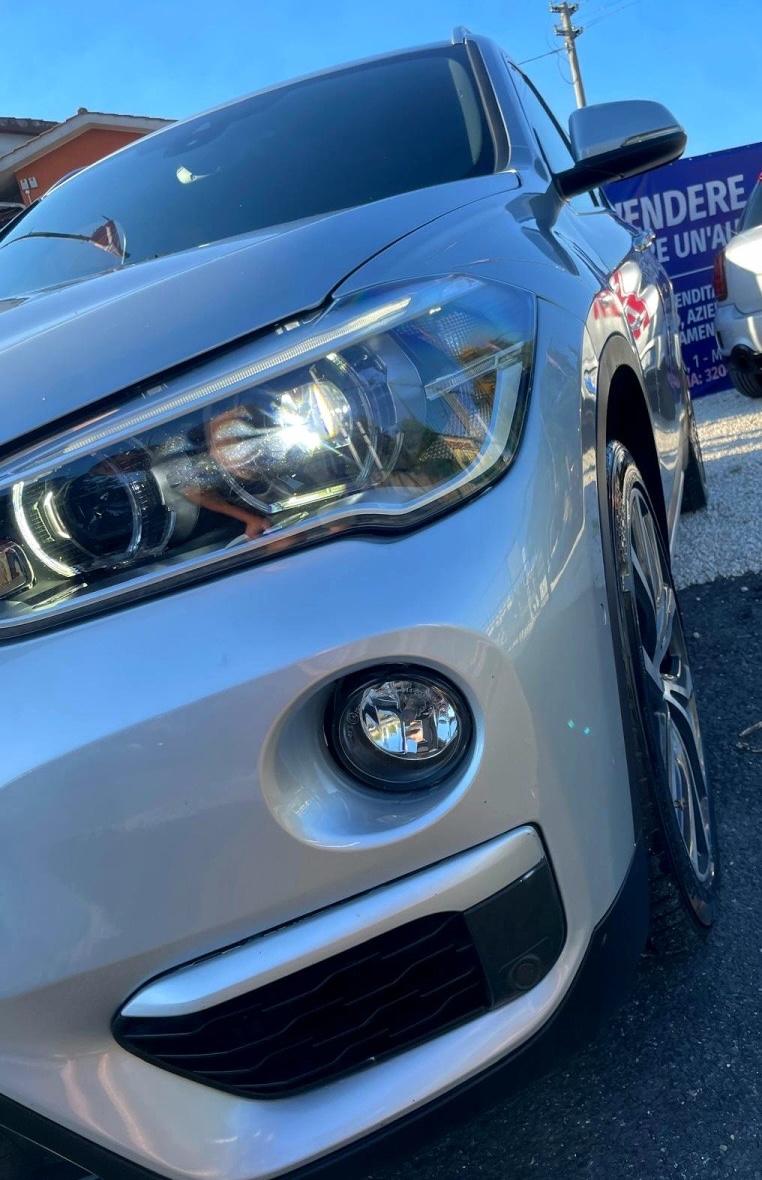 
								BMW X1 xDrive20d full									