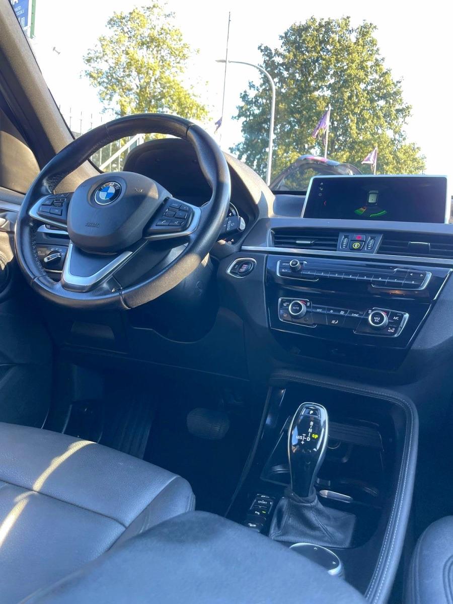 
								BMW X1 xDrive20d full									
