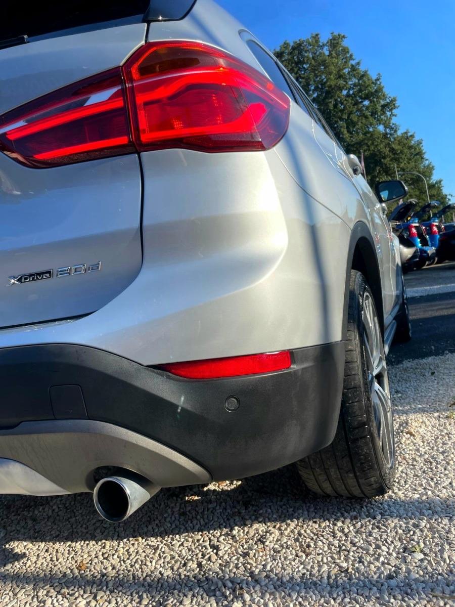 
								BMW X1 xDrive20d full									