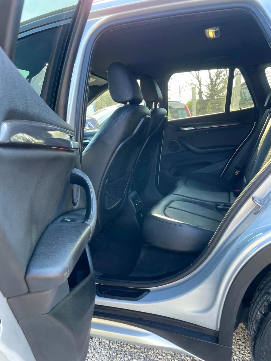 
								BMW X1 xDrive20d full									