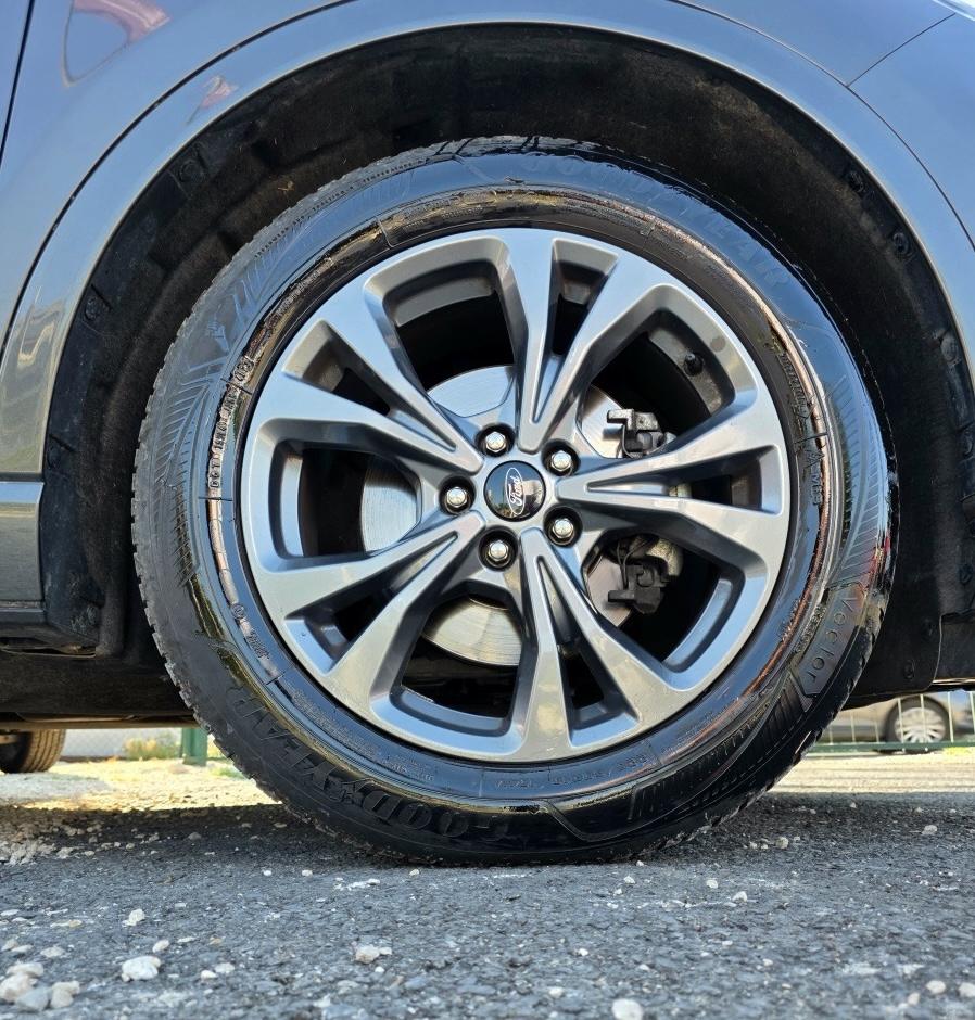 
								Ford Kuga 2.0 EcoBlue ST-Line full									