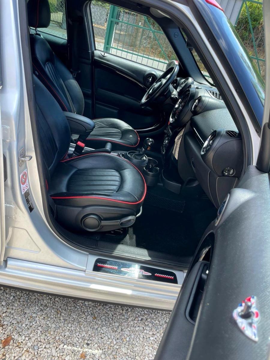 
								MINI COOPER WORKS COUNTRYMAN full									
