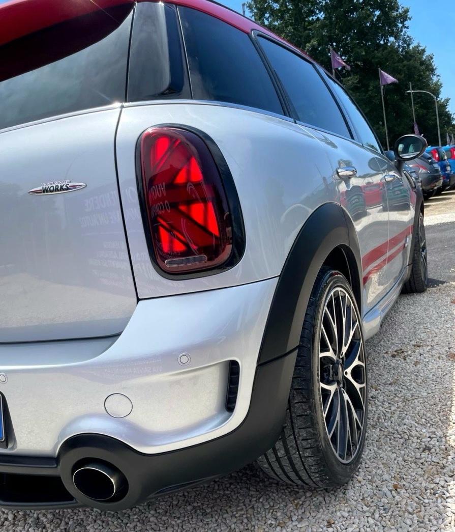 
								MINI COOPER WORKS COUNTRYMAN full									