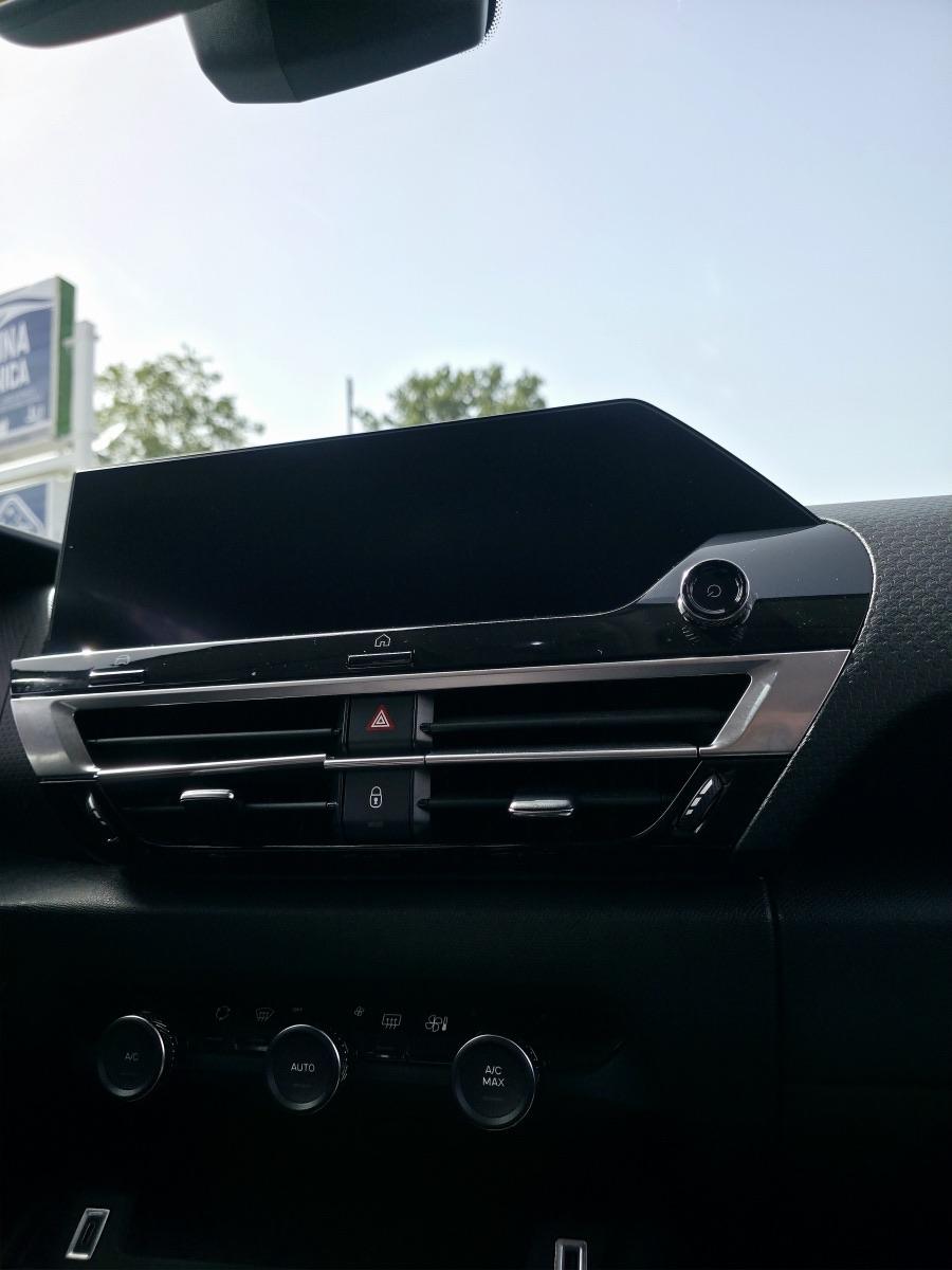 
								CITROËN C4 PURETECH 130 full									