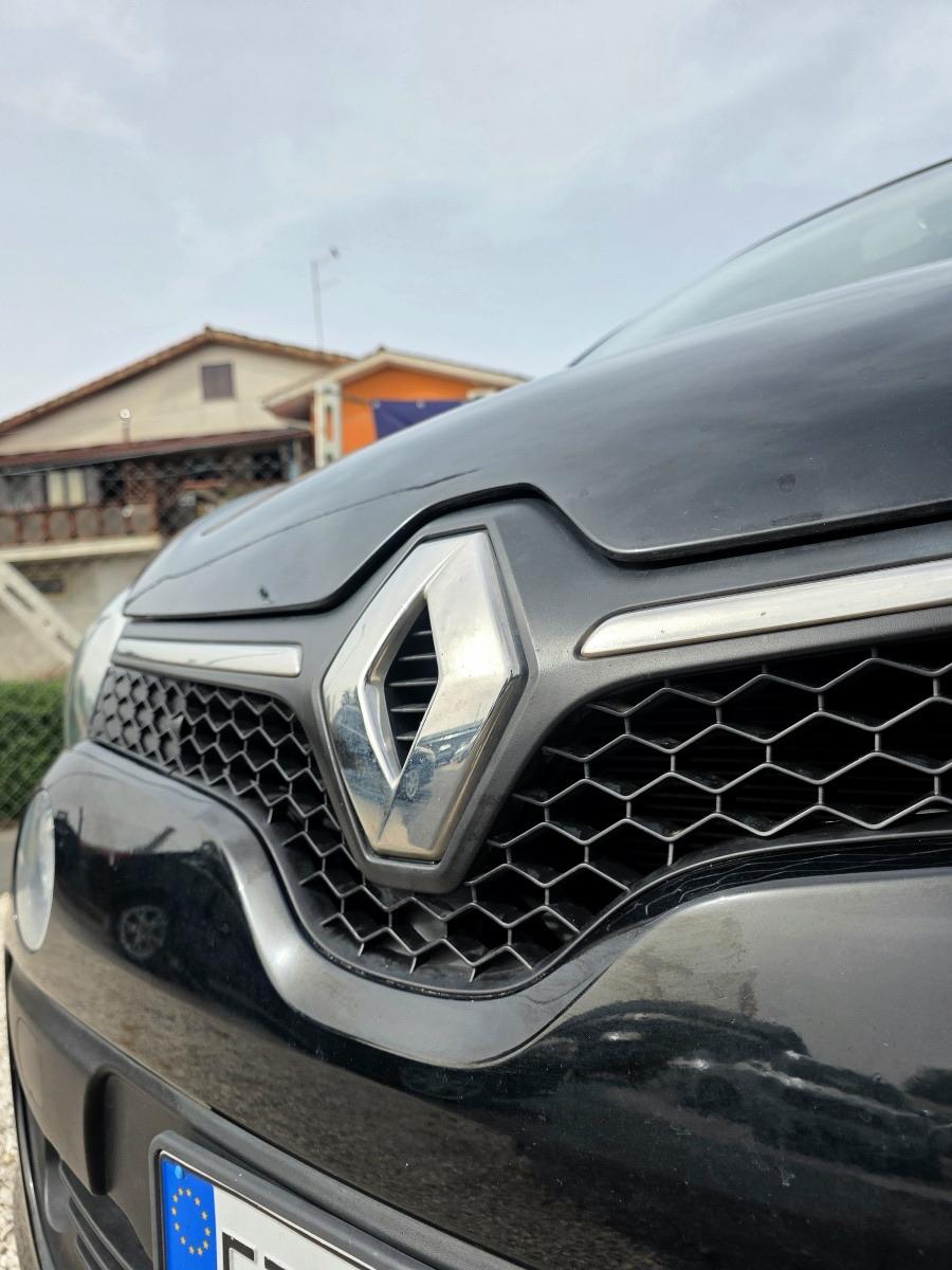 
								RENAULT TWINGO SCe full									