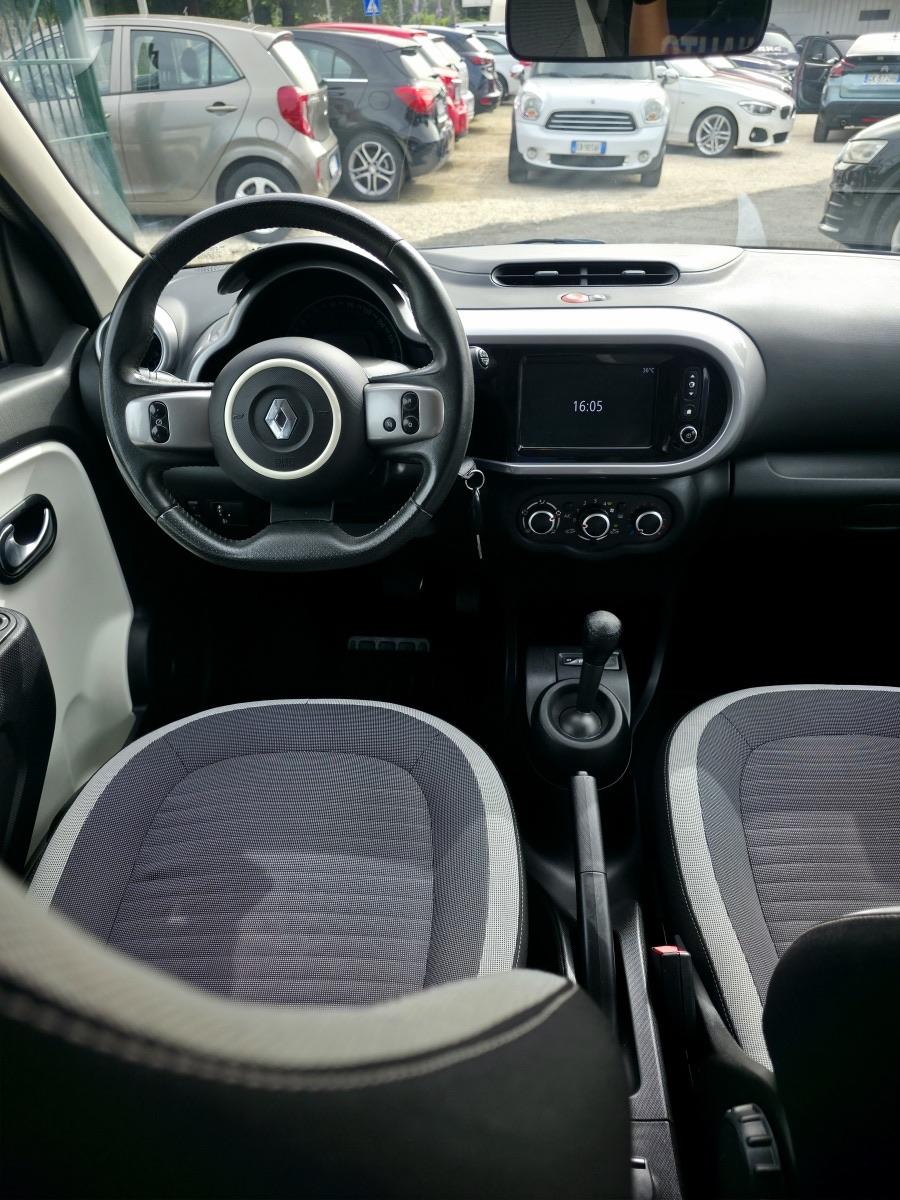 
								RENAULT TWINGO SCe full									
