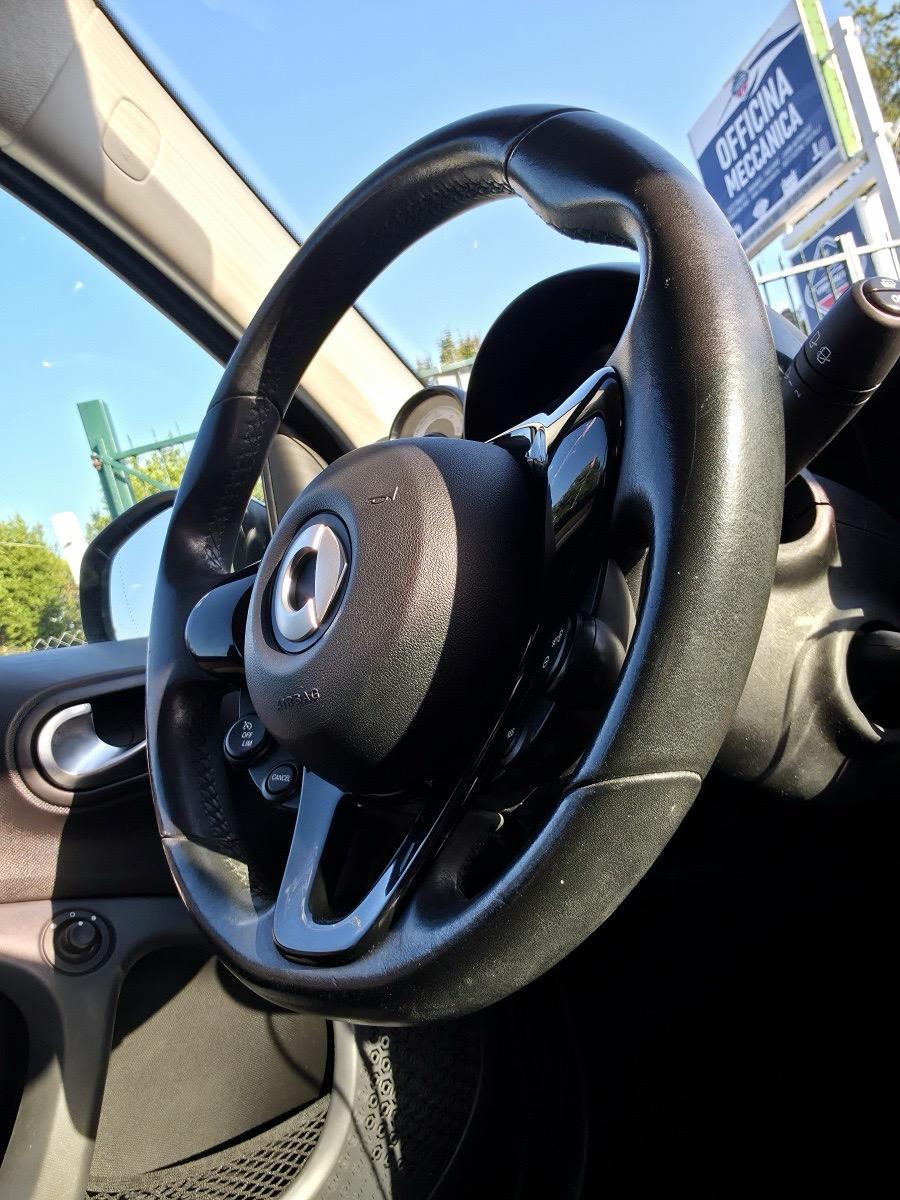 
								SMART EQ FORTWO full									