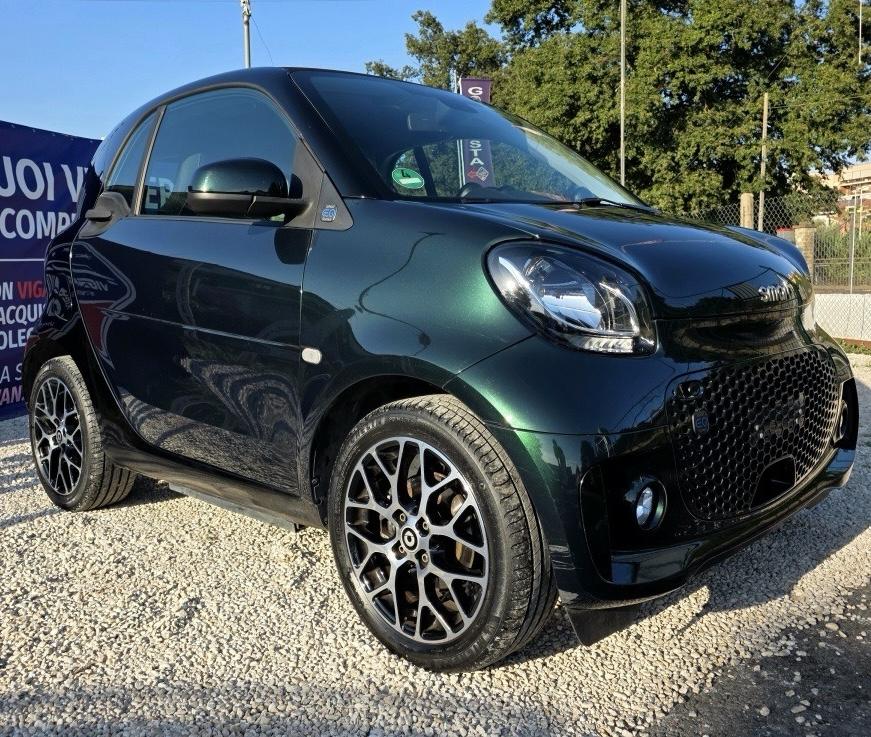 
								SMART EQ FORTWO full									