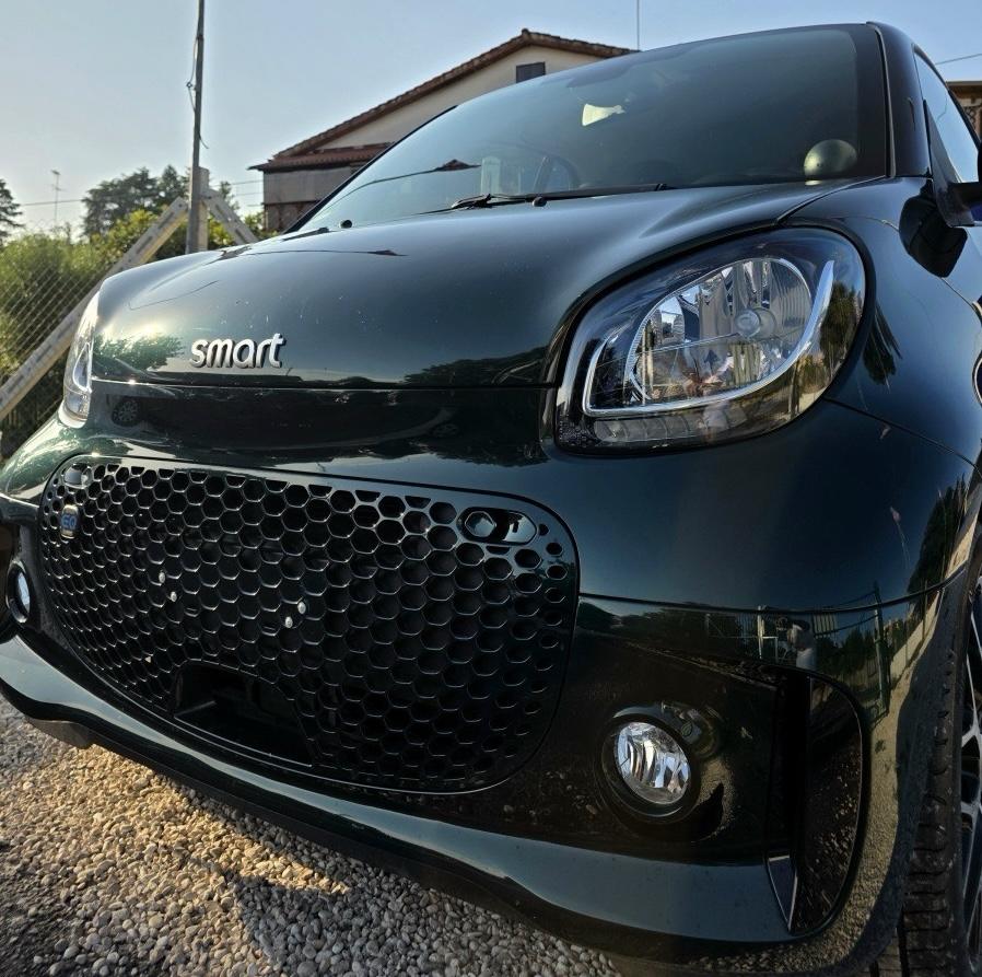 
								SMART EQ FORTWO full									
